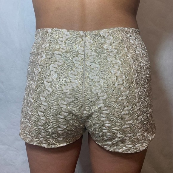 A'gaci Gold Embroidered Flat Front Shorts Sz M - Picture 3 of 6